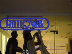 rimowa04 signage maker