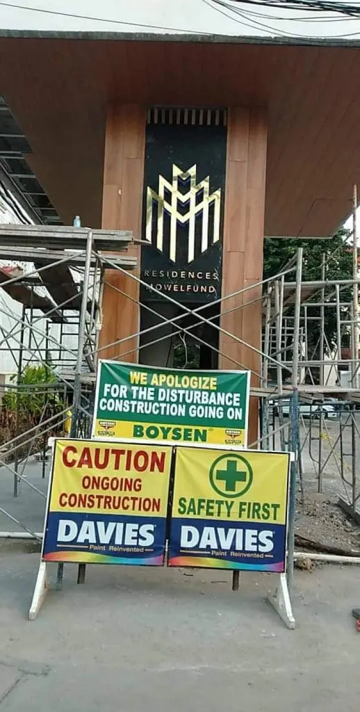 Building signage for Residence Powelfund with construction signages in Mandaluyong, project by M&G Global Ads.