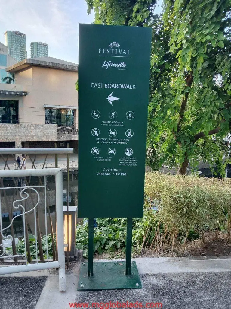 Outdoor business pole signage for a client in Makati, highly visible and easy to read from afar by M&G Global Ads.