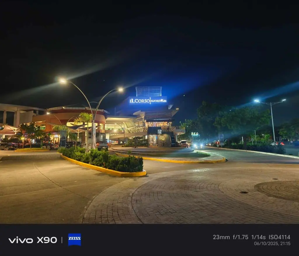 LED signage for iL Corso shopping center at a well-lit roundabout in Mandaluyong at night, by M&G Global Ads.