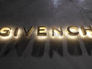 Givenchy_Signs