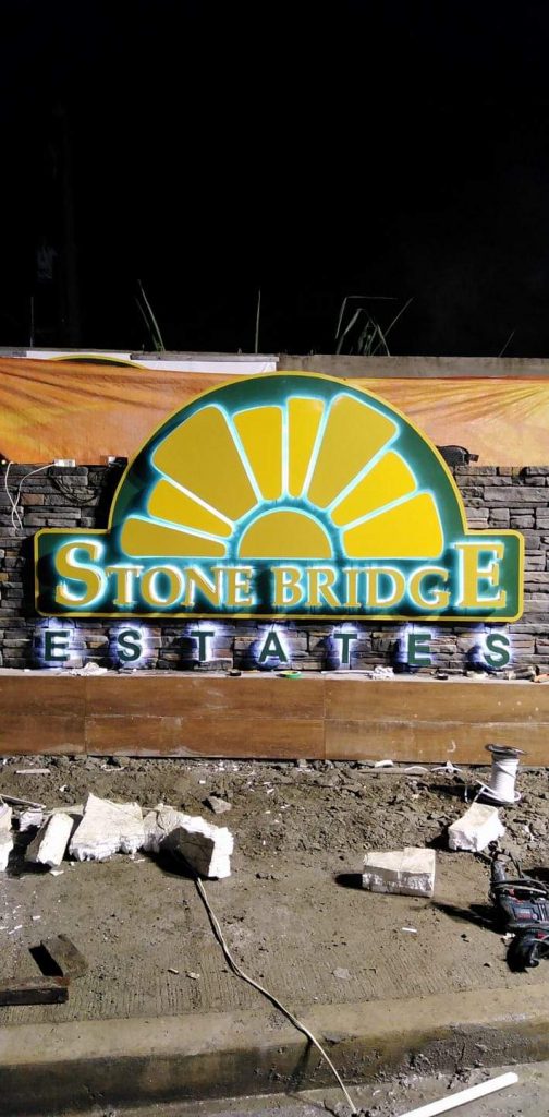 monument signage | stone bridge estate | sign maker