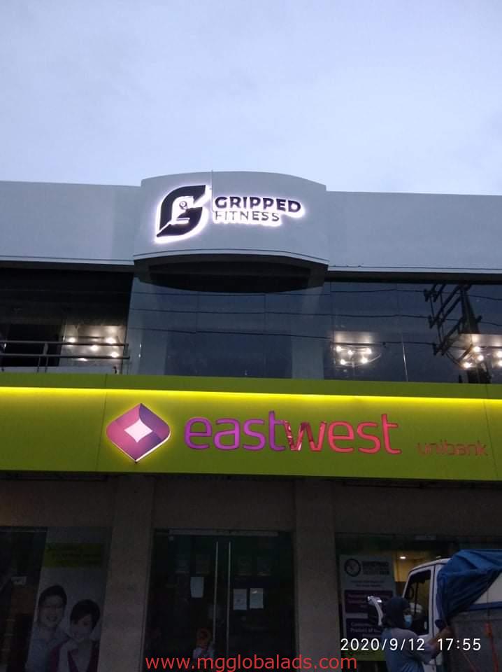 acrylic sign | sign maker | gripped fitness