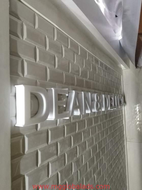 acrylic signage | signage maker | dean and delucca