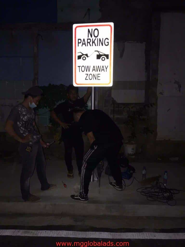 no parking | street sign | reflectorized sign