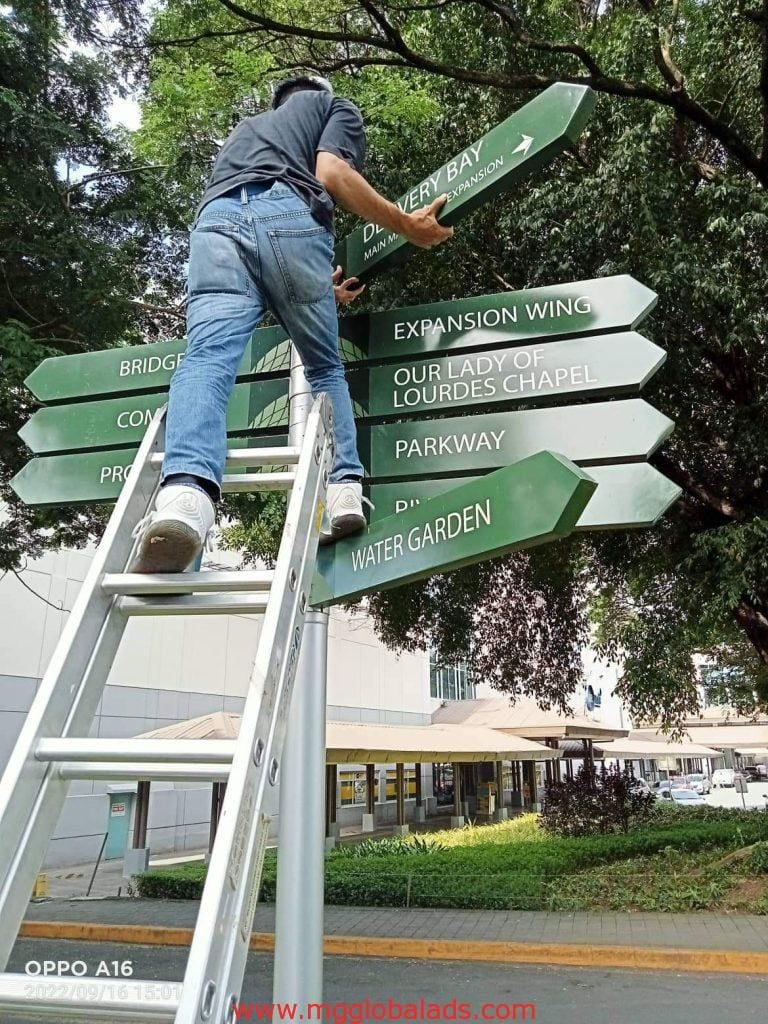 Street sign | Festival Mall