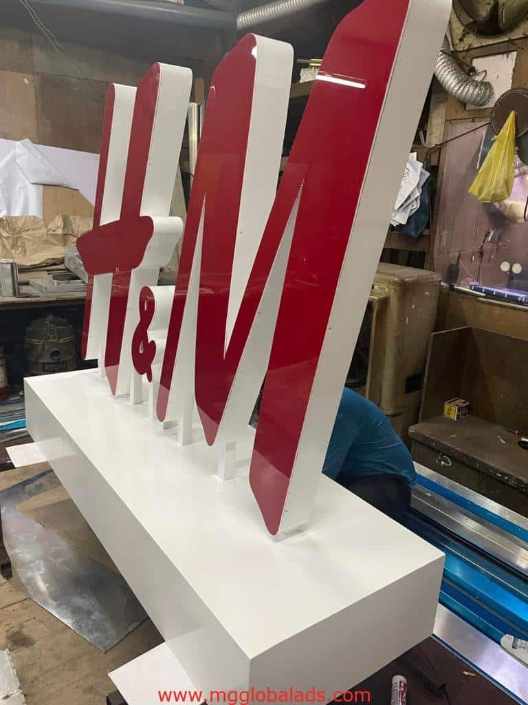 acrylic signage | H&M