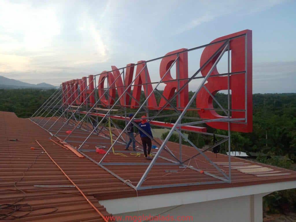 building sign | bravo hotel