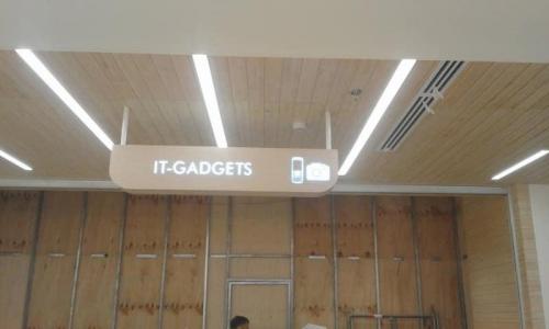 it-gadgets-directional-signs