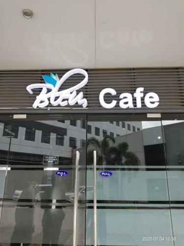 acrylic-sign-bleu-cafe | sign maker