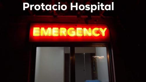 emergency signage | hospital signage | acrylic sign