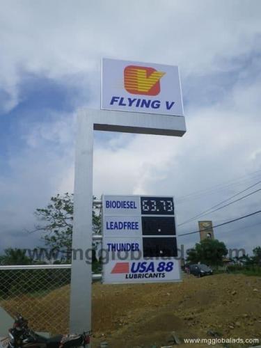 flying-v-pylon-post-signage
