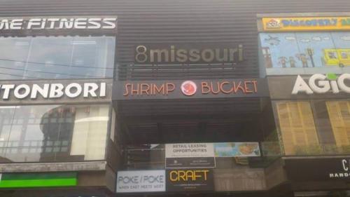 acrylic-sign-shrimp-bucket