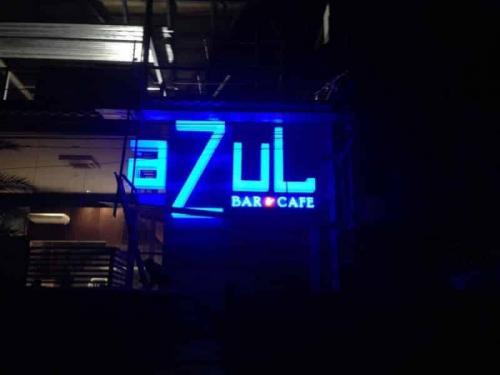 azul-acrylic-signage