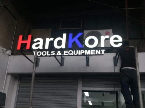 hardware-sign-signage-maker