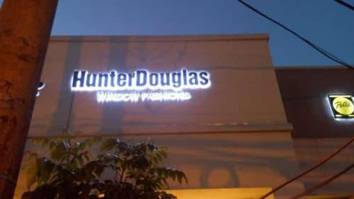 hunter douglas-acrylic sign