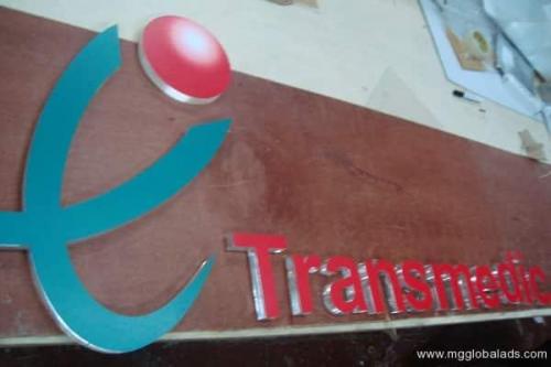 transmedic - acrylic sign - fabrication