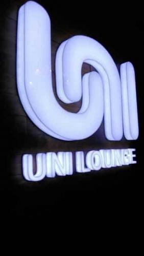 uni-lounge-acrylic-signs-2